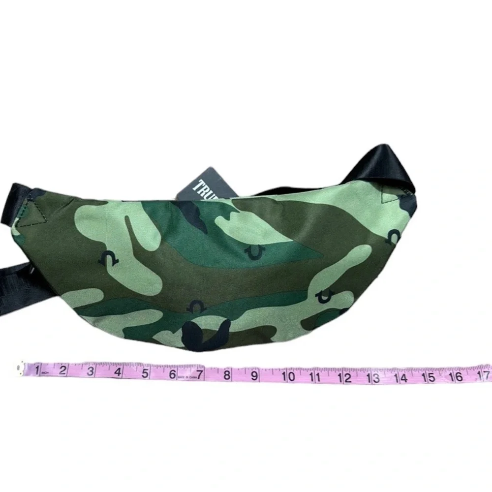 TRUE RELIGION : NWT Unisex Waist Camo Belt Bag / Fanny Pack